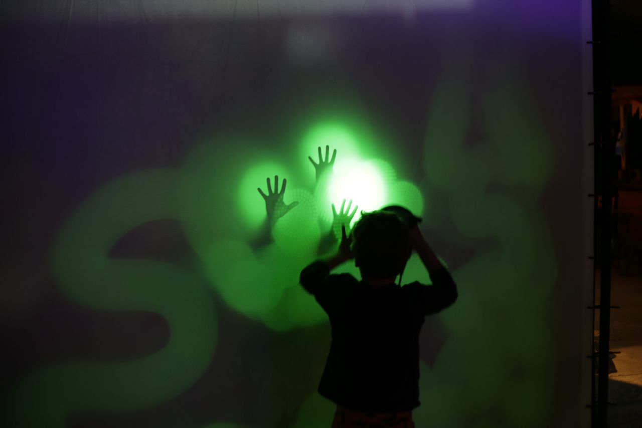 Arte interactivo, homenaje musical y literatura: Las Dalias enciende el legado hippy de Ibiza