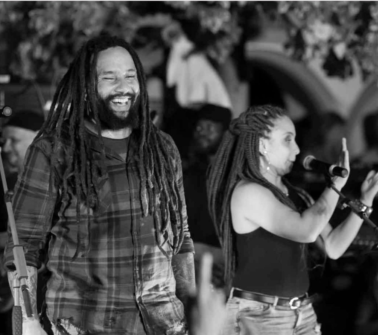 KY-MANI MARLEY REGRESA A LAS DALIAS 
